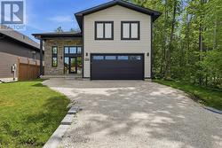 113 SMALLMAN DRIVE Wasaga Beach, ON L9Z 1L3