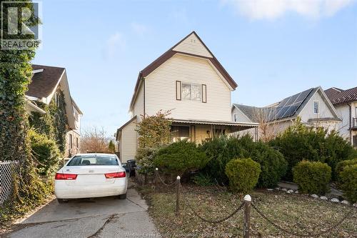 497 Caron AVENUE  Windsor, ON N9A 5B5
