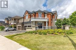 180 BONNIE BRAES DRIVE Brampton, ON L6Y 5Y7