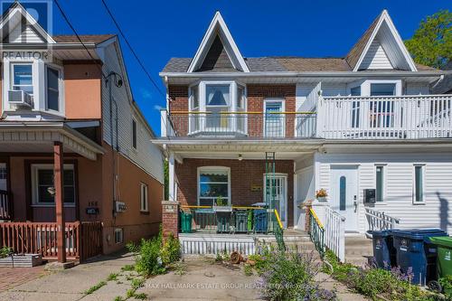 160 COXWELL AVENUE  Toronto, ON M4L 3B2