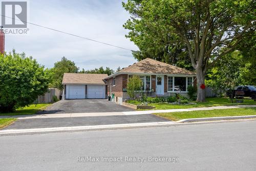 44 BROWN STREET  Clarington (Bowmanville), ON L1C 2R4