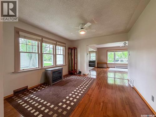 692 2Nd Street E, Shaunavon, SK 