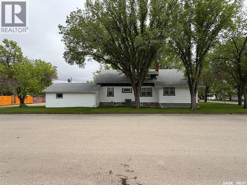 692 2Nd Street E, Shaunavon, SK 
