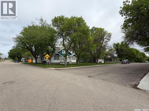692 2Nd Street E, Shaunavon, SK 