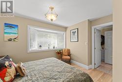 second bedroom with semi ensuite. - 
