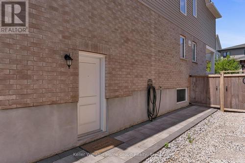 121 Lovett Lane, Guelph (Kortright West), ON 