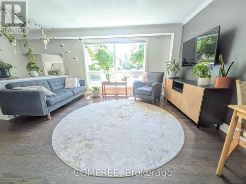8B Forester Crescent, Ottawa, ON 