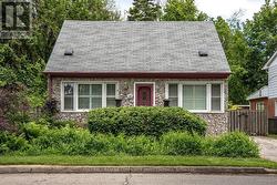 16 SUSSEX STREET  Hamilton, ON L8S 2E1