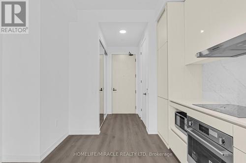 702 - 28 Interchange Way, Vaughan, ON 
