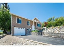 3404 Southridge Drive Castlegar, BC V1N 4A7