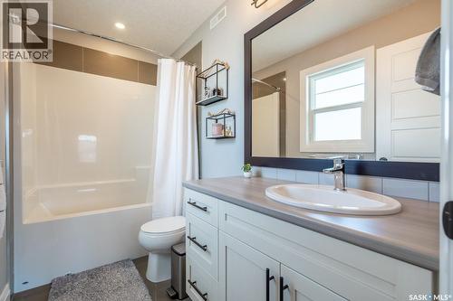 5433 Green Silverberry Drive E, Regina, SK 