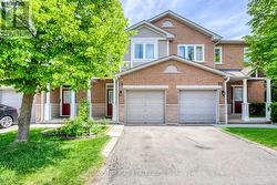 26 - 833 SCOLLARD COURT  Mississauga, ON L5V 2B4