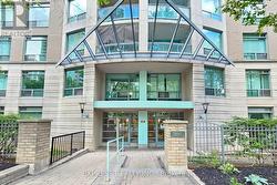 900 - 8 PEMBERTON AVENUE Toronto, ON M2M 1Y1