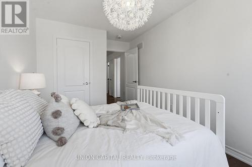22 Delight Way, Whitby, ON 