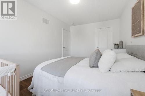 22 Delight Way, Whitby, ON 
