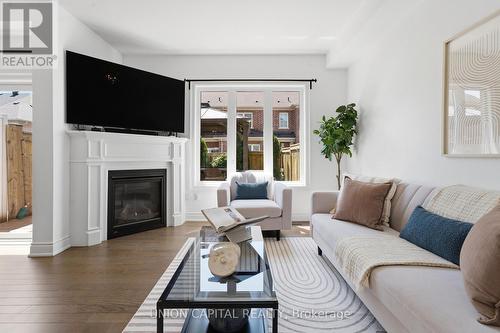 22 Delight Way, Whitby, ON 