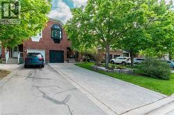 46 HARNESWORTH Crescent Waterdown, ON L0R 2H6