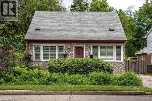 16 SUSSEX Street  Hamilton, ON L8S 2E1