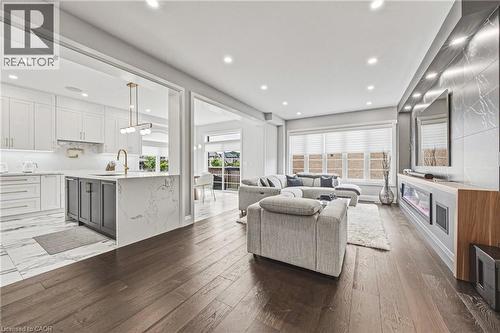 55 Robarts Drive, Ancaster, ON 