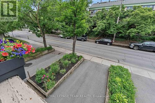 215 Booth Street, Ottawa, ON 