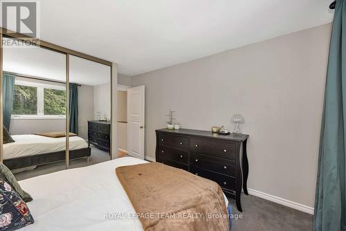 215 Booth Street, Ottawa, ON - Indoor Photo Showing Bedroom
