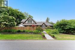 50 BRENTWOOD ROAD S Toronto, ON M8Z 3N2