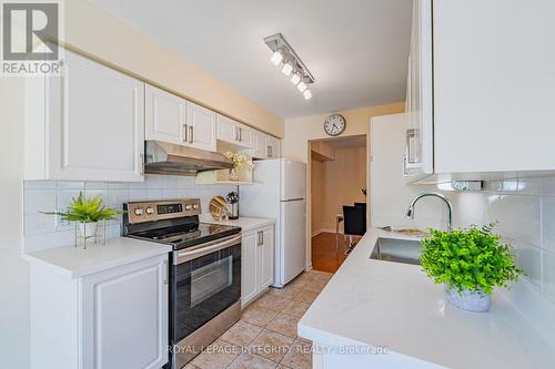Kitchen - 16 Redding Way, Ottawa, ON 