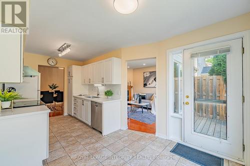 Kitchen + Breakfast Nook - 16 Redding Way, Ottawa, ON 
