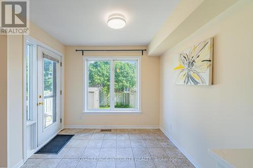 Breakfast Nook - 16 Redding Way, Ottawa, ON 