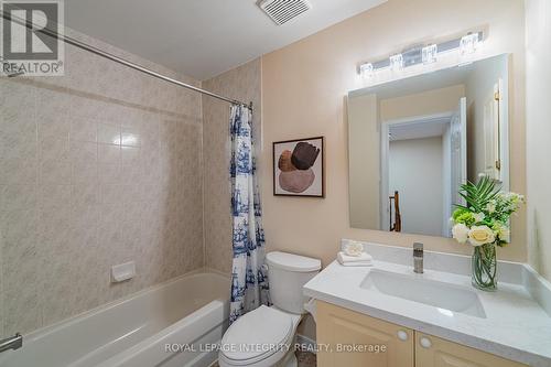 Main Bathroom - 16 Redding Way, Ottawa, ON 