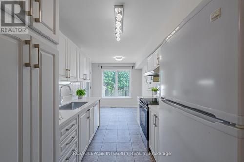 Kitchen - 16 Redding Way, Ottawa, ON 