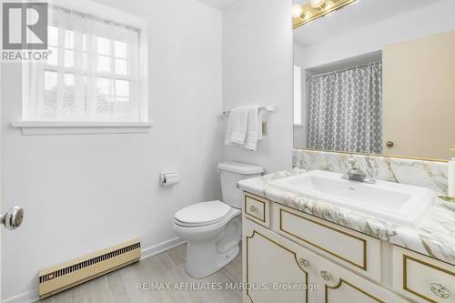 Upstairs Full Bath - 15 Glenview Crescent, Perth, ON 