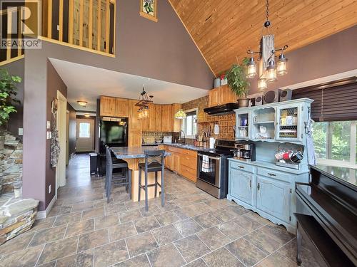 886 4Th Avenue, Mcbride, BC 