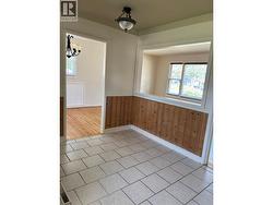 Small eating area off the kitchen. - 