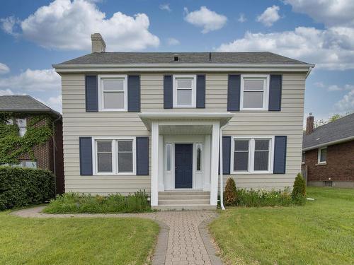 120 High Street  Thunder Bay, ON P7B 3K5