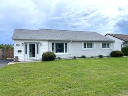 2044 Begin Street E Thunder Bay, ON P7E 5L5