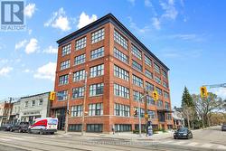 405 - 2154 DUNDAS STREET W Toronto, ON M6R 1X3