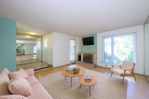 Virtually Staged - 4 Capilan Cove, Winnipeg, MB 