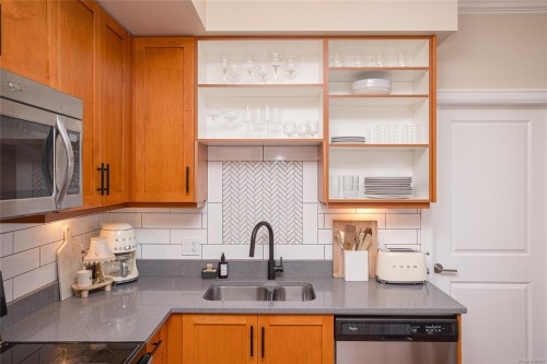 #308-2409 Bevan Ave, Sidney, BC 