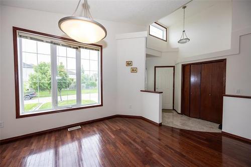 59 Moncrief Lane, Winnipeg, MB 