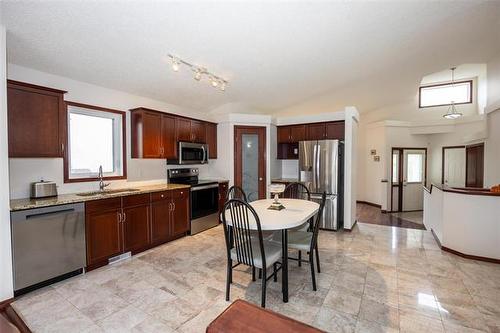 59 Moncrief Lane, Winnipeg, MB 