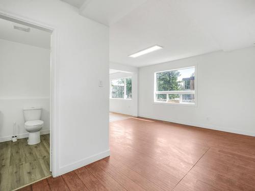 Edmonton, Alberta - Indoor Photo Showing Other Room