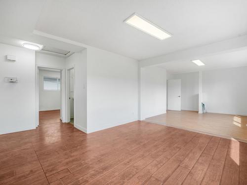 Edmonton, Alberta - Indoor Photo Showing Other Room