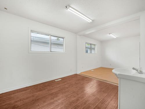 Edmonton, Alberta - Indoor Photo Showing Other Room