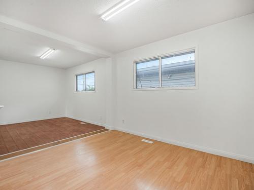 Edmonton, Alberta - Indoor Photo Showing Other Room