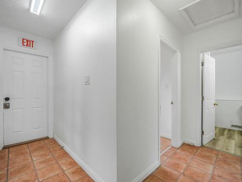 Edmonton, Alberta - Indoor Photo Showing Other Room