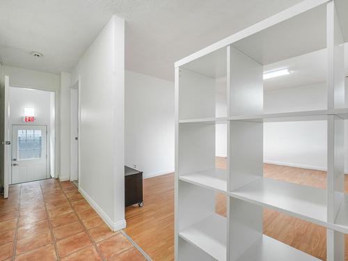 Edmonton, Alberta - Indoor Photo Showing Other Room