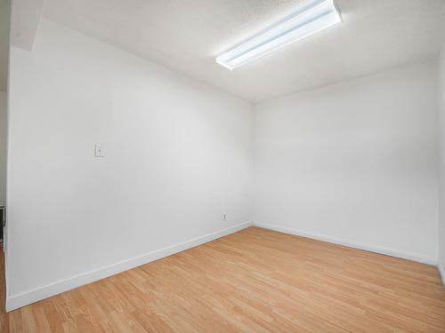 Edmonton, Alberta - Indoor Photo Showing Other Room