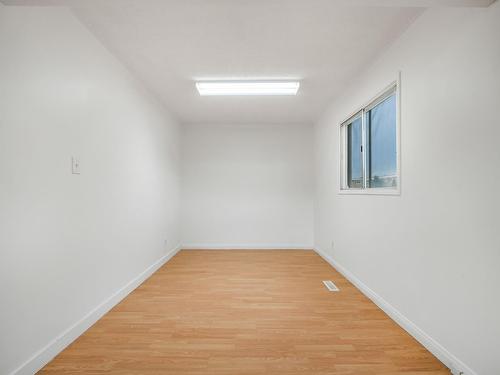 Edmonton, Alberta - Indoor Photo Showing Other Room