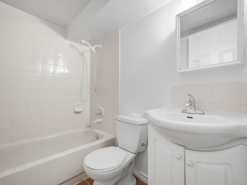 Edmonton, Alberta - Indoor Photo Showing Bathroom